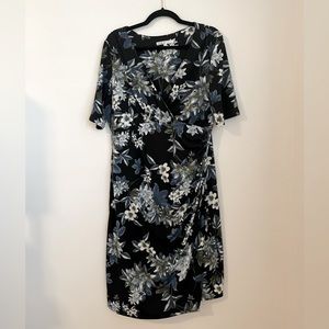 Cleo size 16: 3/4 sleeve floral faux wrap dress